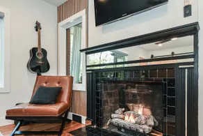Luxe | Hot Tub | Firepit | Heat Floors | EV | Walk - Image 4