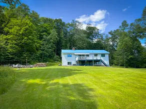 Catskills 4BR • Sleeps 8 • Fire Pit & Fireplace - Image 4