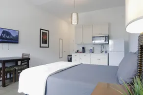 Modern Maui Studio Unit 14 | mins to Airport - Image 3