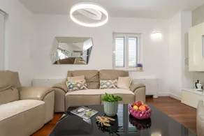Seaview Elegance Apartment Luxury withFree Parking - Image 5