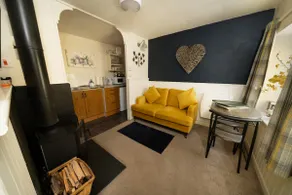 17th Century Farm Cottage Getaway - Image 3