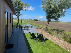 Entire house with unobstructed views and fenced garden - Image 4