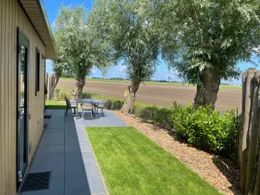 Entire house with unobstructed views and fenced garden - Image 5