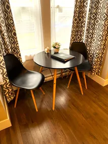 Modern 1 Bedroom, 10 minute walk to Downtown - Image 5