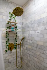 Stylish 2bdr Englewood retreat with Private Yard - Image 3