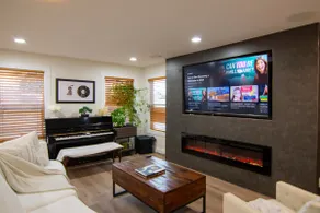 Stylish 2bdr Englewood retreat with Private Yard - Image 2