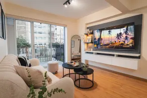 Cozy flat near airport with pool, gym & parking - Image 2