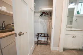 Newly Renovated Cottage! Ideal for 3 Guests - Image 4
