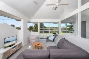 Amethyst - Beachfront Escape - Image 2