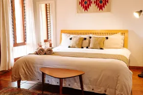 Bugambilia · Bright villa + parking | centrally located - Image 3