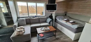Golden Circle Lakeside Cabin with Private Hot Tub - Image 3