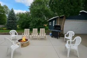 Lux Group Retreat -Fast Wi-Fi + Game Room+ Firepit - Image 4