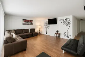 Lux Group Retreat -Fast Wi-Fi + Game Room+ Firepit - Image 3