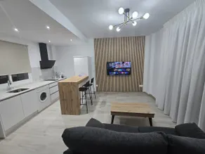 One-Bedroom Apartment, One Bed - Image 2