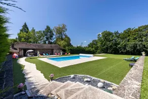 SOUTH JURA VILLA with large pool and pool house. - Image 3