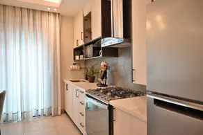 Luxurious and Cozy Apartment - Image 4