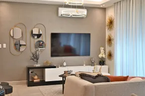 Luxurious and Cozy Apartment - Image 2