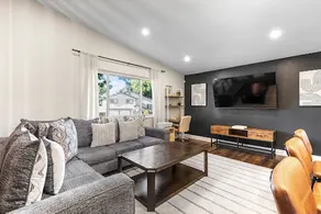 Modern Close to Denver 4bdr Home-Great for groups - Image 4