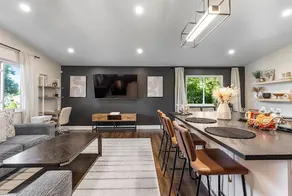 Modern Close to Denver 4bdr Home-Great for groups - Image 2
