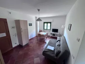 Mont - House surrounded by olive trees - Image 2