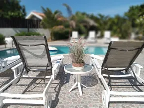 Family friendly 8 guest home, 5 min walk to beach! - Image 4