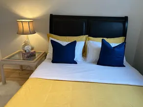 Modern apartment 5 min from REM – Montreal 30 min - Image 3