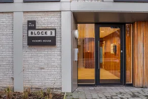 Vick's house with parking and EV chrgr - Image 4