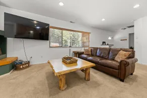 Close to Everything + Hottub! - Image 2