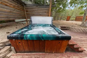 Close to Everything + Hottub! - Image 3