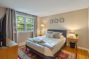 Comfy 4BR 𝓱𝓸𝓶𝓮 min. from SU, Hosp, LeMoyne, DT - Image 5