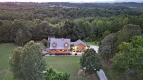 Large Secluded Cabin Close to Activities - Image 2