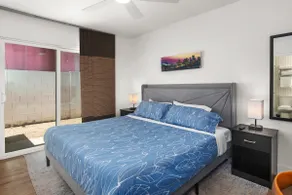 Desert Rose Retreat in the Heart of Downtown PHX - Image 2