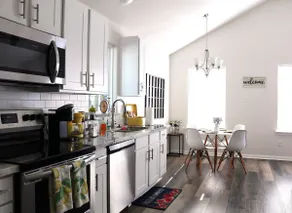 Fast WiFi |3BR/2BA Private Yard Work Crew Friendly - Image 3