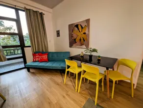 Fantastic apt in downtown with balcony and laundry - Image 3