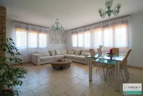 Green House - Image 4