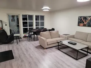 Apartment for 6 – hot tub & free parking - Image 2