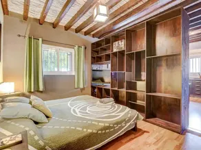 Charming renovation, 1968 home, south of the island - Image 5