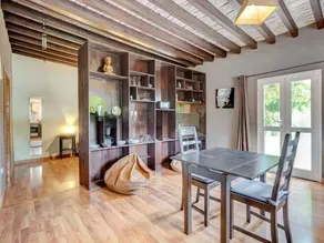Charming renovation, 1968 home, south of the island - Image 3