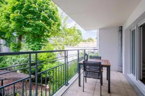 2 rooms in the city center with terrace and parking - Image 4
