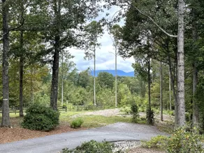 Beautiful Mountain View with Large Saltwater Pool - Image 5