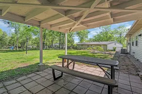 Charming entire ranch home with free parking - Image 4