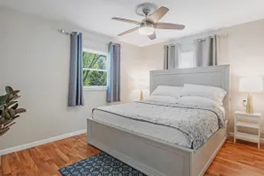 Charming entire ranch home with free parking - Image 2