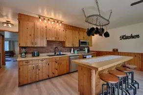 Cozy Cottage on Quiet Street – Walk to Beach & Downtown - Image 3
