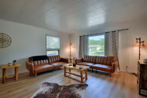 Cozy Cottage on Quiet Street – Walk to Beach & Downtown - Image 2