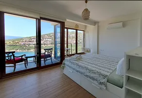 Villa Barcelona 100 meters from the sea - Image 2