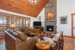 Little Creek Cabin - Image 5
