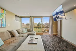 Modern 3 bed/ 3.5 bath Townhome in Little Italy - Image 4