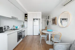 1BD Artist's Apartment in the Heart of Collingwood - Image 5