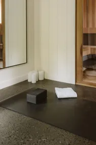 Cozy Cabin with hot tub, Sauna, hot yoga studio. - Image 5