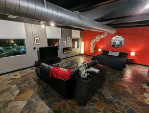 Romantic Japanese Spa Loft Near Rogers Arena - Image 4